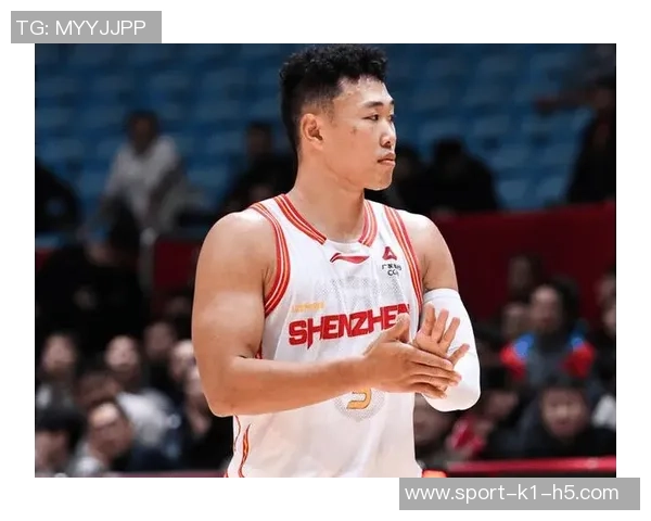 贺希宁与史密斯联手表现出色荣获月度最佳球员殊荣 贺希宁与史密斯联手表现出色荣获月度最佳球员殊荣